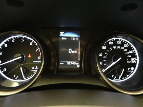 Used 2022 Toyota Camry SE FWD image 18