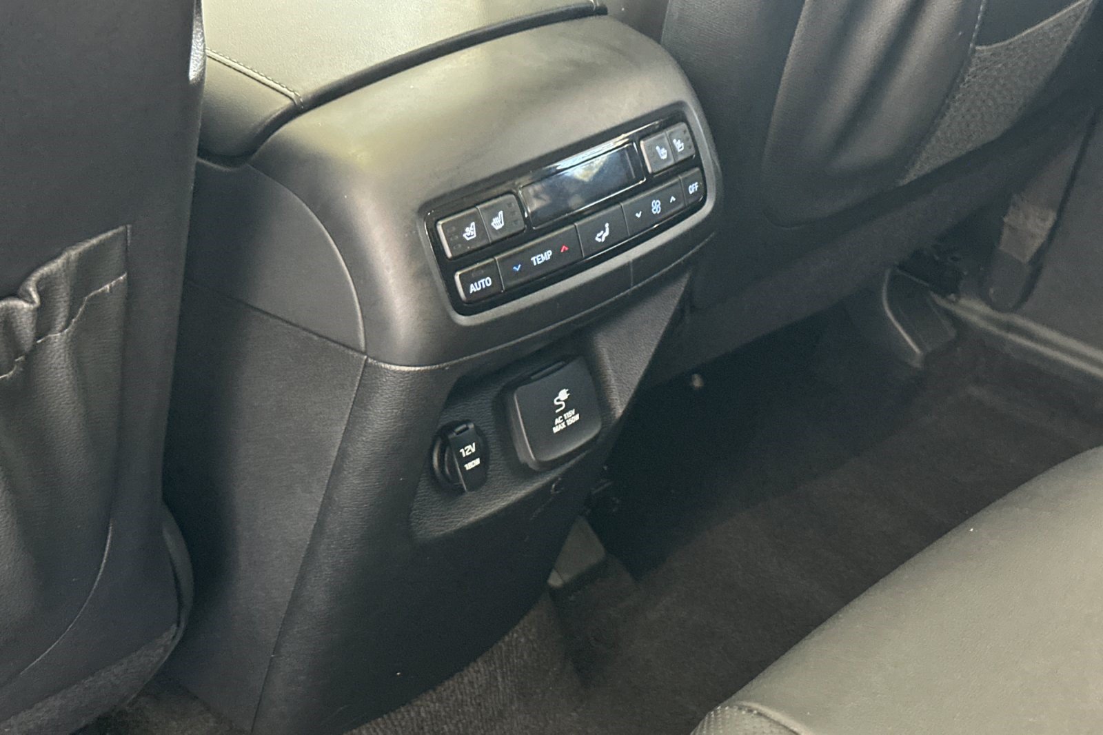 Used 2023 Hyundai Palisade SEL FWD image 16