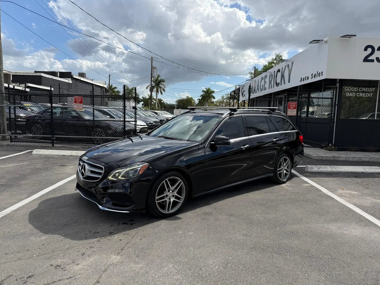 Used 2016 Mercedes-Benz E 350 4MATIC Wagon w/ Premium Package image 1