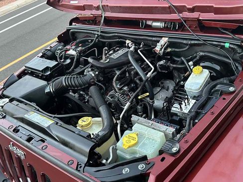 Used 2008 Jeep Wrangler Unlimited Sahara w/ Dual Top Group image 53