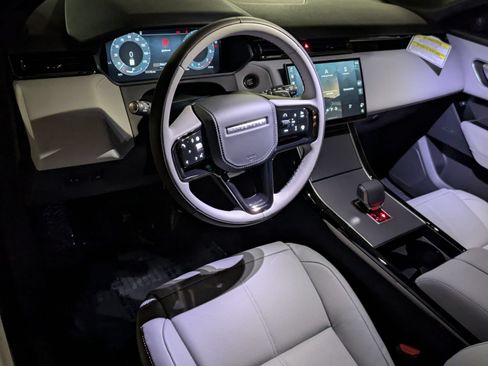 New 2026 Land Rover Range Rover Velar S AWD/4WD image 16