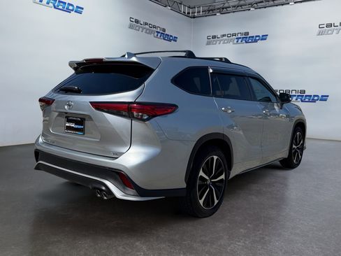 Used 2021 Toyota Highlander XSE FWD image 5