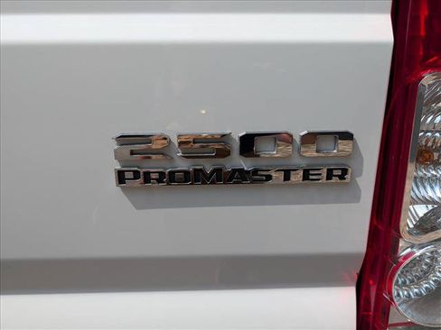 Used 2025 RAM ProMaster 2500 w/ Convenience Group FWD image 16