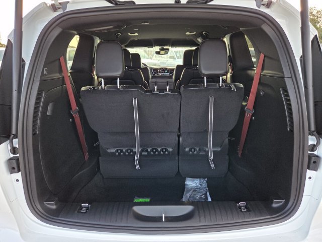 New 2027 Chrysler Pacifica Select FWD image 17