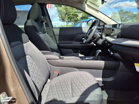 New 2025 Nissan Kicks SV w/ SV Premium Package image 7