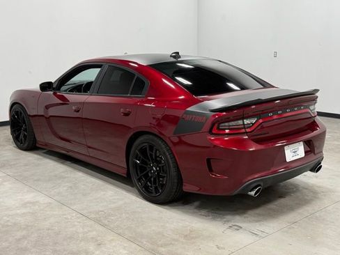 Used 2018 Dodge Charger R/T image 9