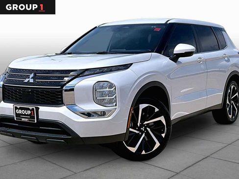 Used 2022 Mitsubishi Outlander ES FWD image 1