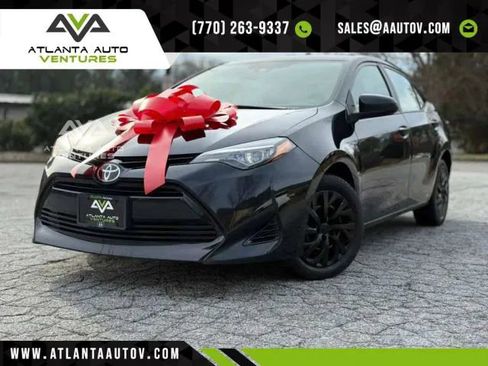 Used 2019 Toyota Corolla LE image 1