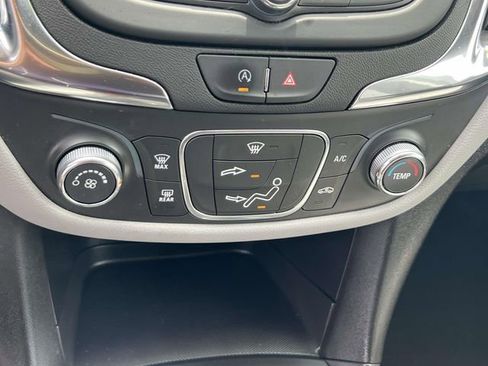 Certified 2024 Chevrolet Equinox LS w/ LS Convenience Package FWD image 31