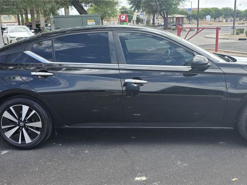 Used 2021 Nissan Altima 2.5 SV FWD image 4