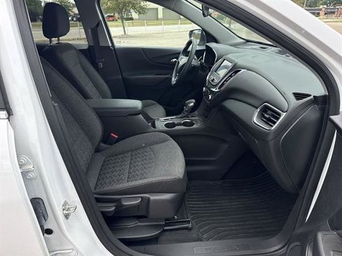 Used 2024 Chevrolet Equinox LT FWD image 18