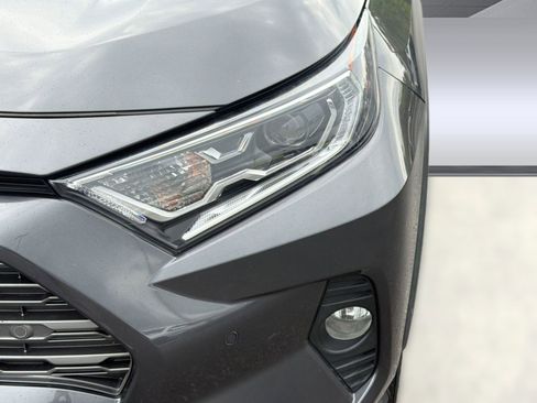 Used 2020 Toyota RAV4 Limited AWD/4WD image 11