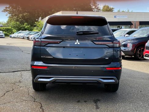 New 2025 Mitsubishi Outlander SE image 4