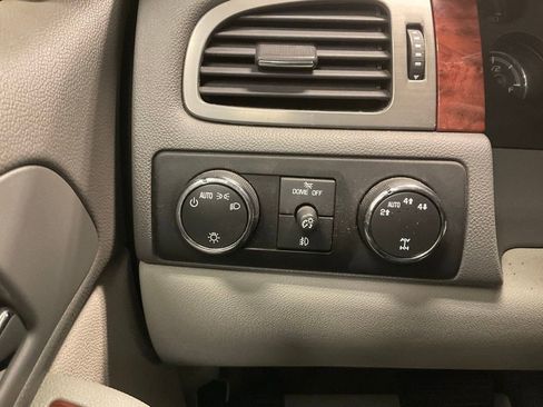 Used 2008 Chevrolet Tahoe LT w/ LT Preferred Equipment Group AWD/4WD image 15