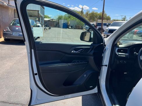 Used 2019 GMC Acadia SLT FWD image 12