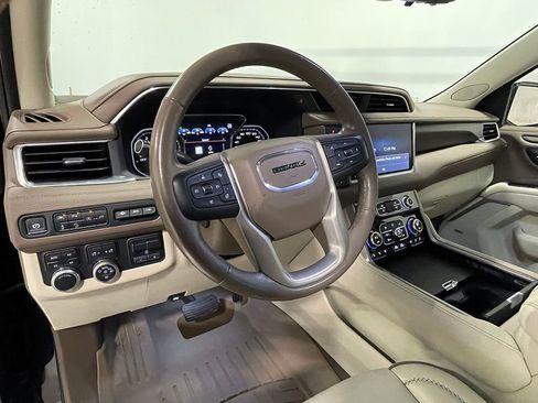 Used 2021 GMC Yukon Denali w/ Denali Premium Package image 23