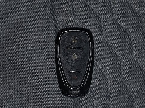 Used 2018 Chevrolet Equinox LS image 32