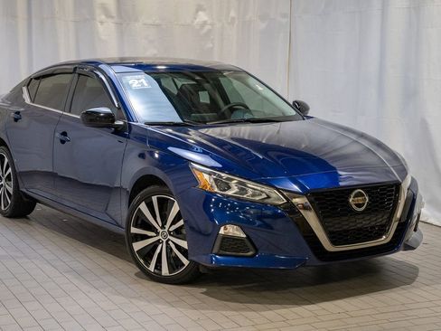Certified 2021 Nissan Altima 2.5 SR image 1