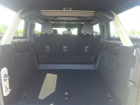 Used 2025 Ford Bronco Outer Banks w/ Sasquatch Package AWD/4WD image 13