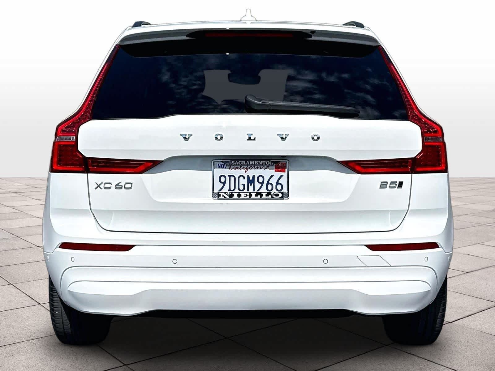 Used 2022 Volvo XC60 B5 Momentum AWD/4WD image 7
