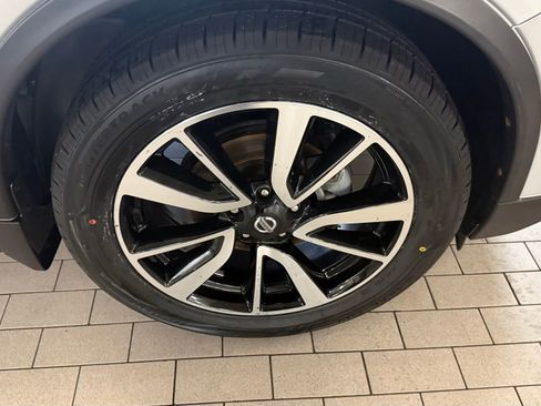 Used 2019 Nissan Rogue SL w/ Premium Package FWD image 25