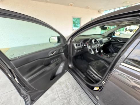 Used 2018 GMC Acadia SLT AWD/4WD image 11