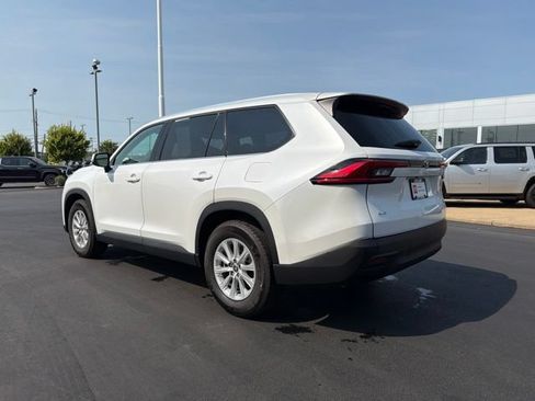 Used 2024 Toyota Grand Highlander AWD image 5