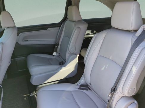Certified 2024 Honda Odyssey EX-L image 18