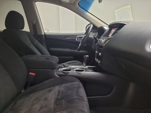 Used 2015 Nissan Pathfinder SV w/ Cargo Package image 21