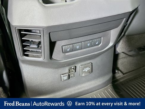 Used 2023 Toyota Tundra Platinum AWD/4WD image 34