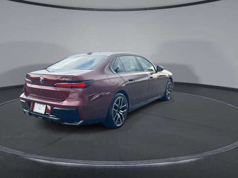 Used 2026 BMW 740i RWD image 11