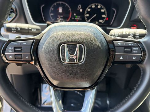 Used 2023 Honda Pilot Touring image 17