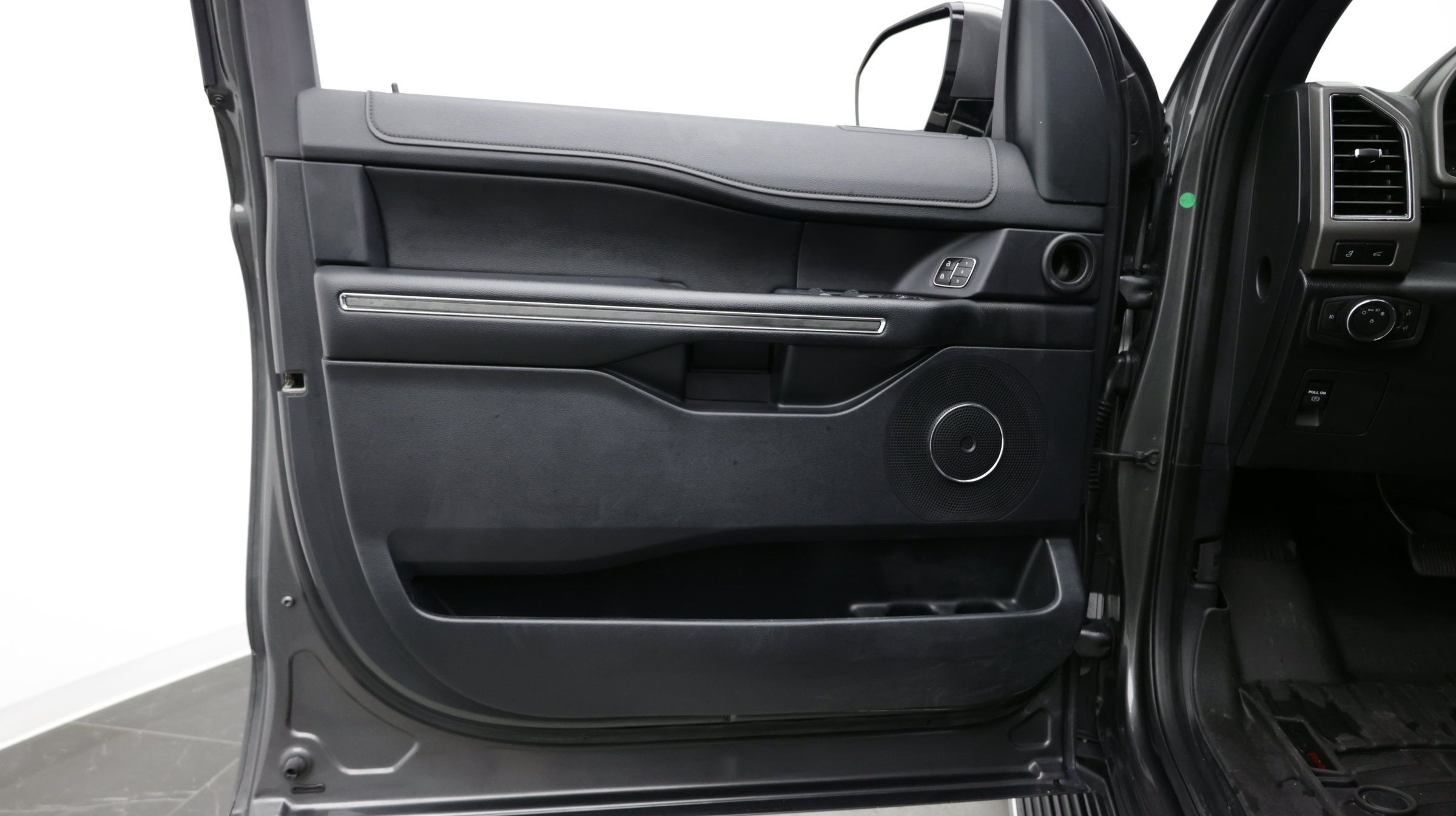 Used 2021 Ford Expedition XLT RWD image 14