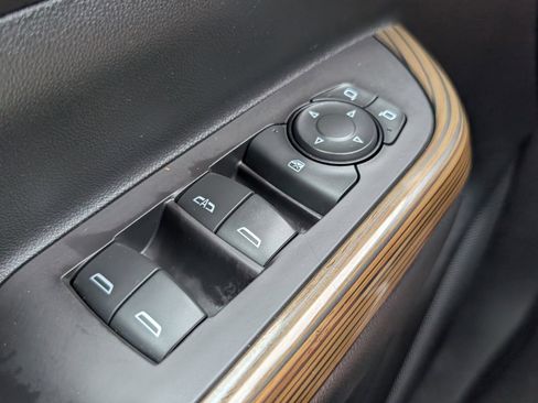 Used 2020 GMC Acadia SLE w/ Driver Convenience Package FWD image 24
