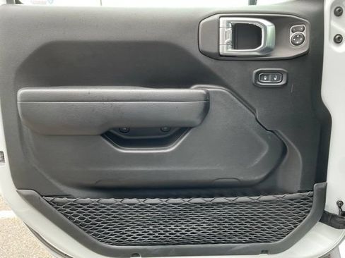 Used 2023 Jeep Wrangler Unlimited w/ Sun & Screen Package AWD/4WD image 10