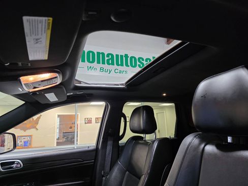 Used 2019 Jeep Grand Cherokee Altitude AWD/4WD image 39