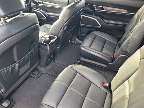 Used 2022 Kia Telluride EX w/ EX Premium Package image 10