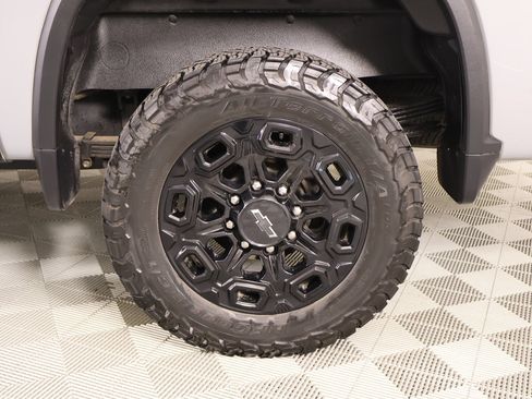 Used 2024 Chevrolet Silverado 2500 LT w/ Z71 Sport Edition AWD/4WD image 18