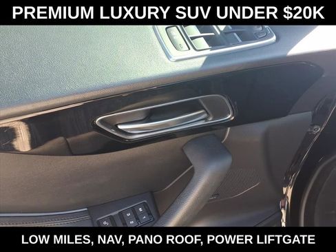Used 2019 Jaguar F-PACE Premium AWD/4WD image 12