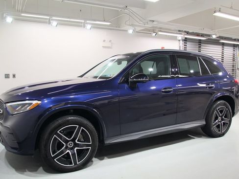 Used 2023 Mercedes-Benz GLC 300 4MATIC image 4