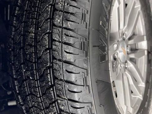 Used 2024 Chevrolet Colorado LT w/ LT Convenience Package II image 18