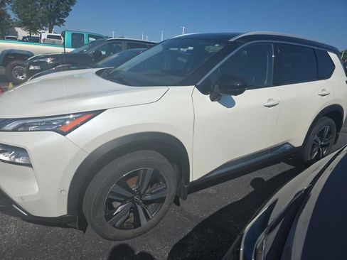 Certified 2023 Nissan Rogue SL w/ SL Premium Package AWD/4WD image 4