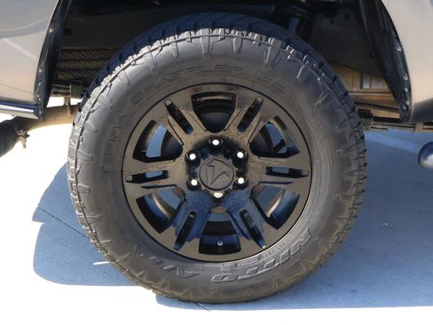 Used 2021 Toyota Tacoma SR image 9