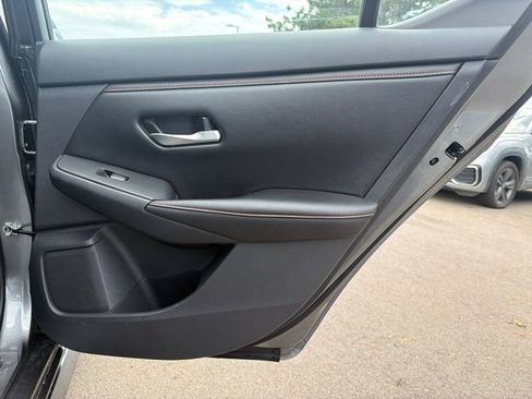 Used 2025 Nissan Sentra SR FWD image 14