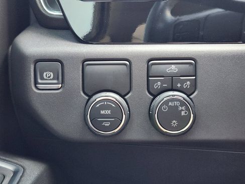 Certified 2025 Chevrolet Silverado 1500 LT RWD image 24