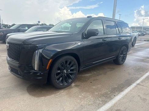 Used 2026 Cadillac Escalade Platinum Sport w/ LPO, ONYX Package AWD/4WD image 3