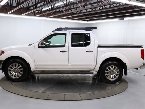 Used 2011 Nissan Frontier SL image 4