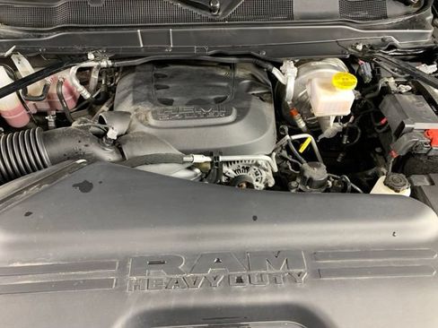 Used 2025 RAM 2500 Laramie AWD/4WD image 37