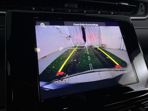 Used 2023 Jeep Grand Cherokee Altitude image 16