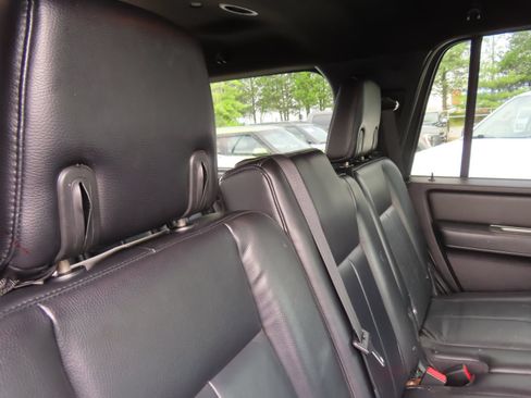 Used 2017 Ford Expedition XLT w/ Equipment Group 201A RWD image 33